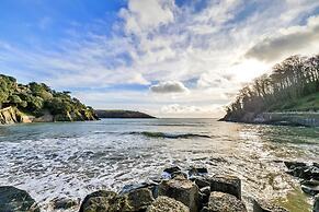 Apartment in Salcombe With Stunning Sea Views
