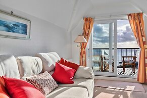 Apartment in Salcombe With Stunning Sea Views