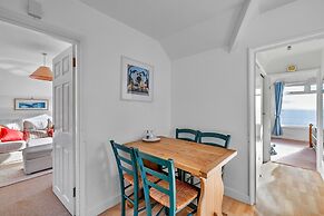 Apartment in Salcombe With Stunning Sea Views