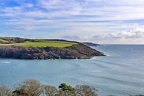 Apartment in Salcombe With Stunning Sea Views