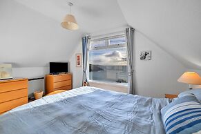 Apartment in Salcombe With Stunning Sea Views