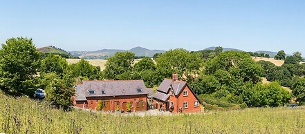One-bedroom Cottage in Llangollen, No Deposit