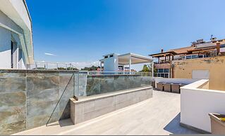 Rooftop Apartment With Private Pool