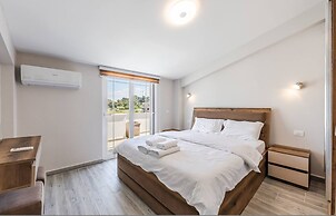 Rooftop Apartment With Private Pool