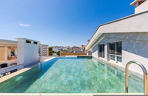 Rooftop Apartment With Private Pool