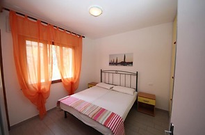 Charming Apartment With AC, Garden and Parking