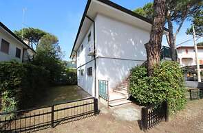 Charming Apartment With AC, Garden and Parking