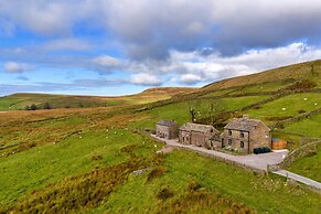 Cottage in Peak District With Scenic Views