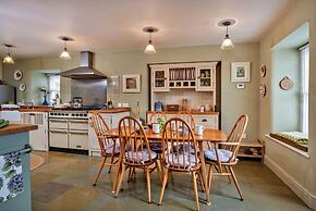 Peaceful Holiday Home for 6 Guests