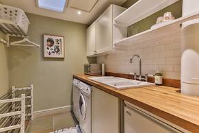 Peaceful Holiday Home for 6 Guests