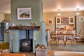 Peaceful Holiday Home for 6 Guests