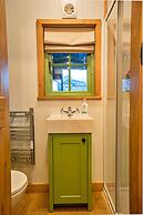 Shepherd's Hut in Devon by Scenic Lake