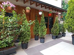 Ber Mai Inci Hotel