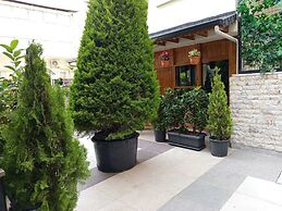 Ber Mai Inci Hotel