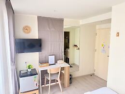 Shizuka House