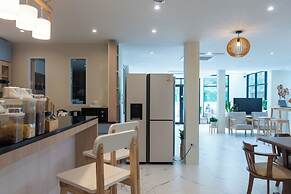 Shizuka House