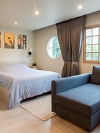 Shizuka House