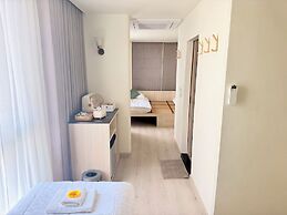 Shizuka House