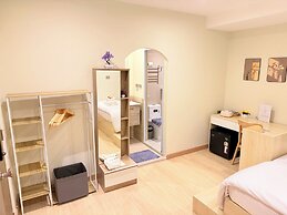 Shizuka House