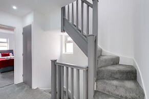 Newly Converted 3 Bed Apt. in Hounslow