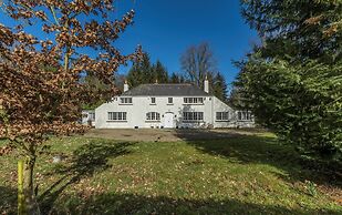 5 Bedroom Holiday Home in Cornhill, No Deposit