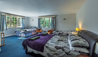 5 Bedroom Holiday Home in Cornhill, No Deposit