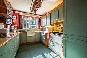 5 Bedroom Holiday Home in Cornhill, No Deposit