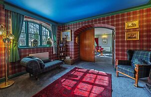 5 Bedroom Holiday Home in Cornhill, No Deposit