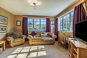 5 Bedroom Holiday Home in Cornhill, No Deposit