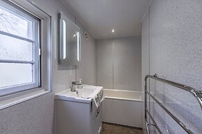5 Bedroom Holiday Home in Cornhill, No Deposit