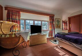 5 Bedroom Holiday Home in Cornhill, No Deposit