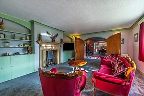 5 Bedroom Holiday Home in Cornhill, No Deposit