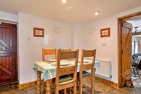 Spacious Cottage in North Cheriton, No Deposit