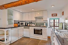 Spacious Cottage in North Cheriton, No Deposit