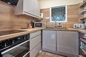 Apartment in Beaumaris Near the Coastline