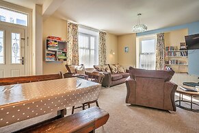 Apartment in Beaumaris Near the Coastline