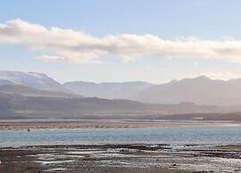 Apartment in Beaumaris Near the Coastline