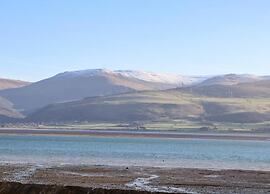 Apartment in Beaumaris Near the Coastline