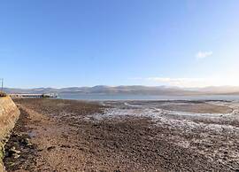Apartment in Beaumaris Near the Coastline