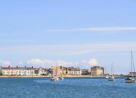 Apartment in Beaumaris Near the Coastline