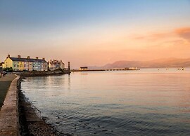 Apartment in Beaumaris Near the Coastline