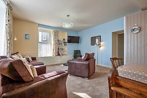 Apartment in Beaumaris Near the Coastline