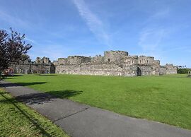 Apartment in Beaumaris Near the Coastline