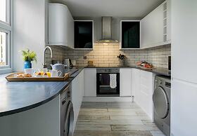 Charming Cottage in Caerway, No Deposit