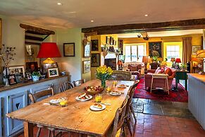 Holiday Home in Bruton With Private Lakes