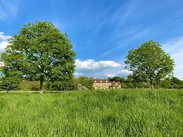 Holiday Home in Bruton With Private Lakes