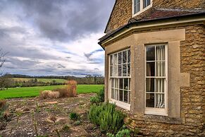Holiday Home in Bruton With Private Lakes