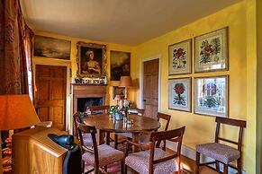 Holiday Home in Bruton With Private Lakes