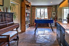 Holiday Home in Bruton With Private Lakes