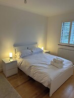 Stylish Happiness Home in Surrey